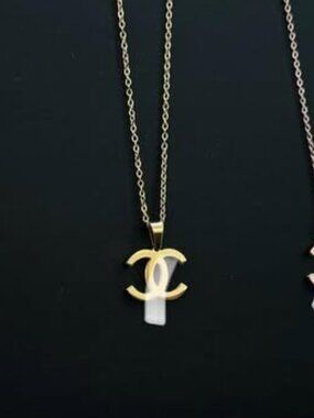 Brand New - Vintage C Gold Necklace - Dainty Chain - Unisex - Y2K